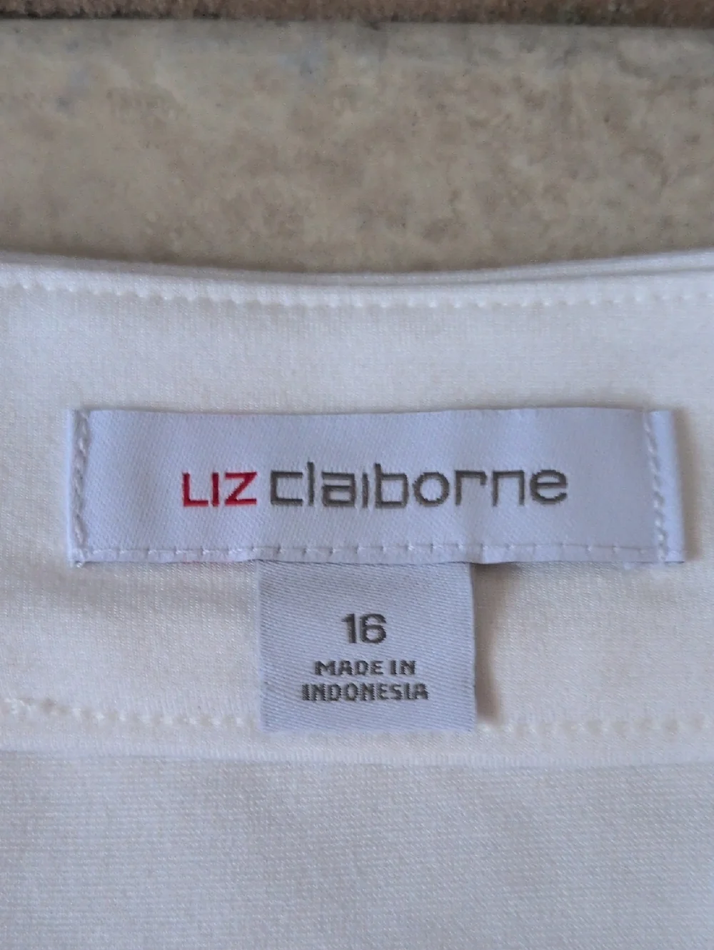 Liz Claiborne White Knit Skirt Size 16 NWT
